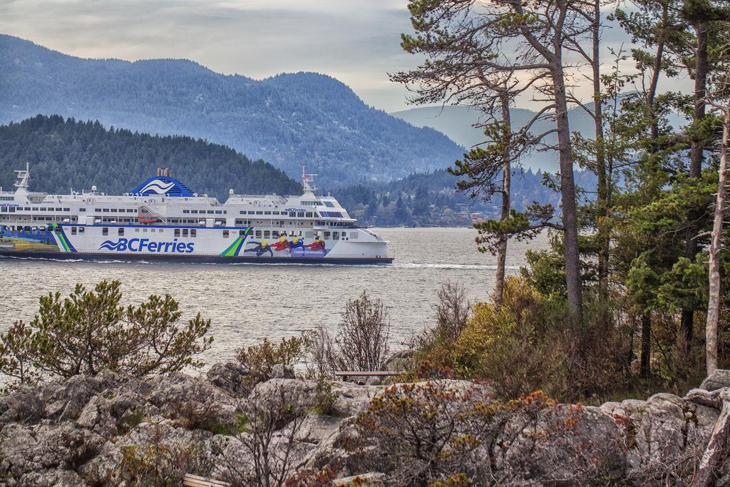 Whytecliff Park Place Near Ocean Apartamento West Vancouver Exterior foto